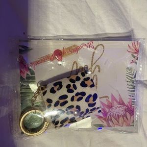 AirPod pro case new perfect condition. Cute,trendy